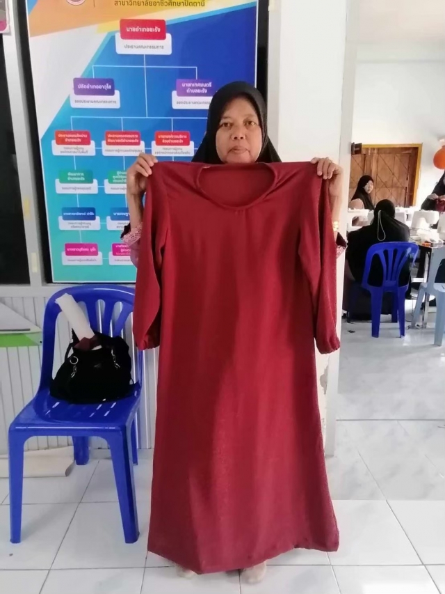 โครงการส่งเสริมอาชีพให้กับกลุ่มสตรี  แม่บ้านและประชาชนทั่วไป (ฝึกอบรมอาชีพการตัดเย็บเสื้อผ้า)2568