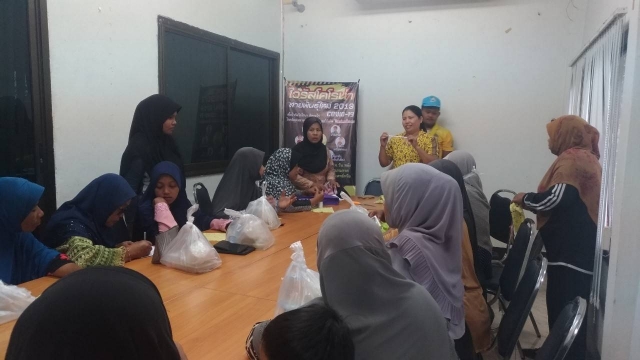 โครงการอบรมเชิงปฏิบัติการให้ความรู้ในการป้องกันโรคติดเชื้อไวรัสโคโรน่า2019 (COVID-19) และการจัดทำหน้