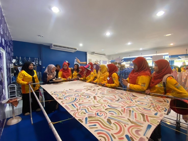โครงการส่งเสิมอาชีพให้กับกลุ่มสตรี แม่บ้าน และประชาชนทั่วไป ประจำปี 2567  ณ.ฟาร์มตัวอย่าง